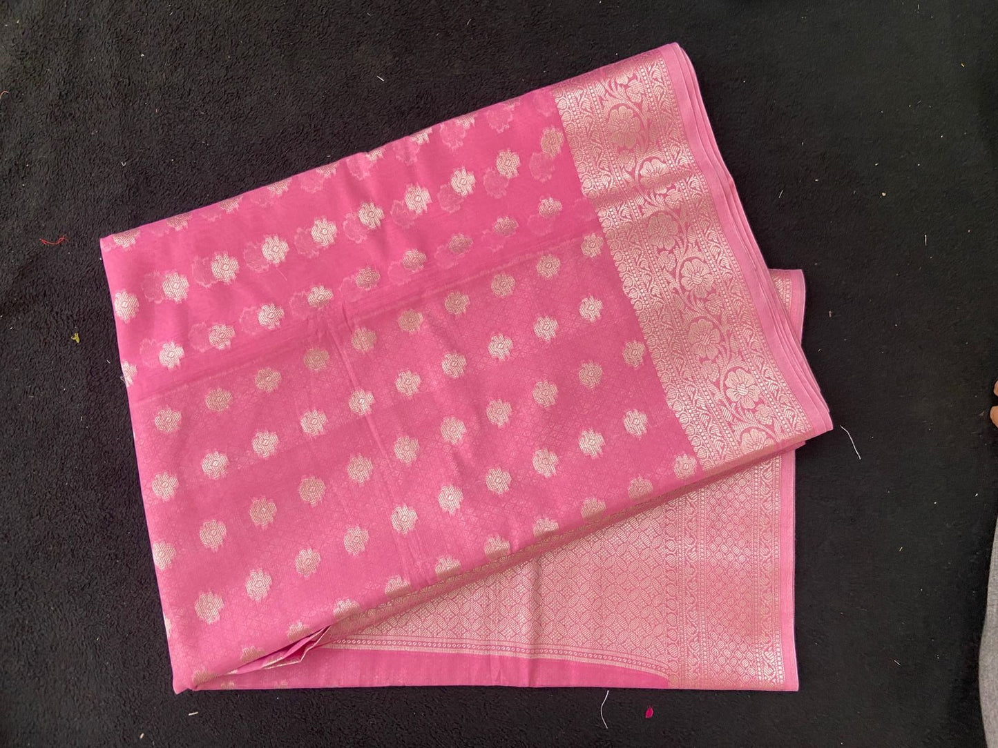 Banarasi Semi Cotton Saree with Silver Zari Butis - VSL Collections
