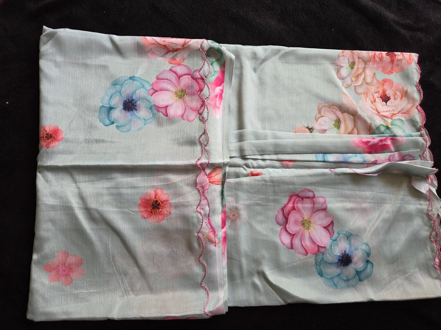 Chinnon Silk Sarees With Floral Print - VSL Collections