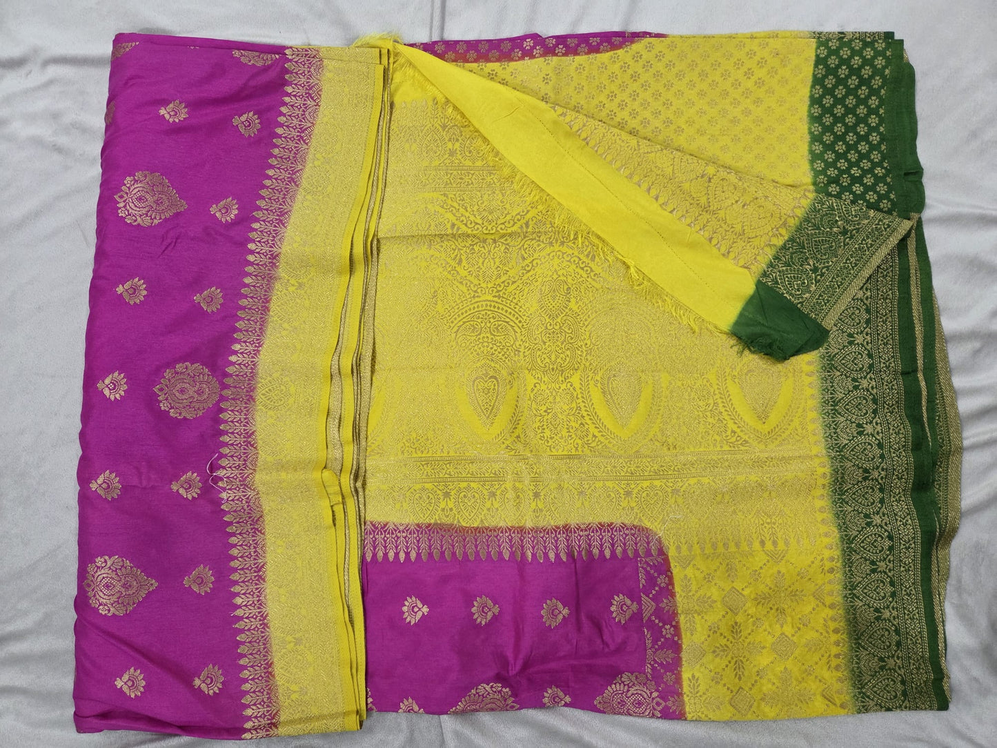 Banarasi Soft Silk with 2 different Motifs