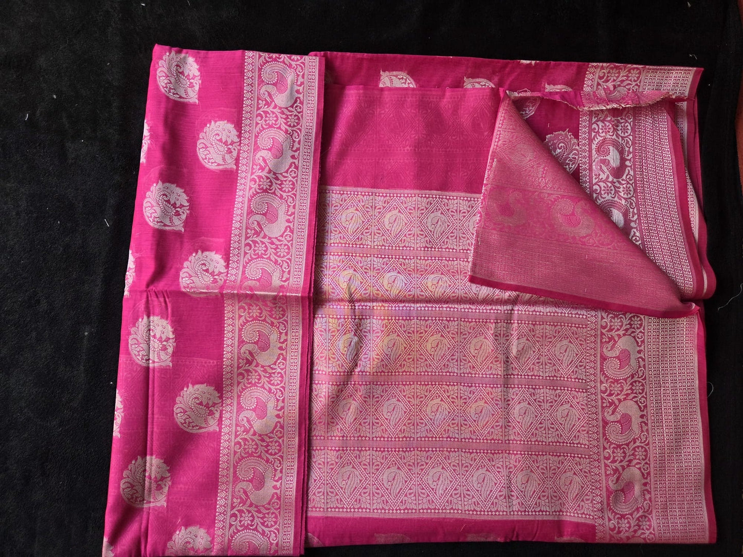 Banarasi Semi Cotton Sarees with Peacock Motif and Swan Border - VSL Collections