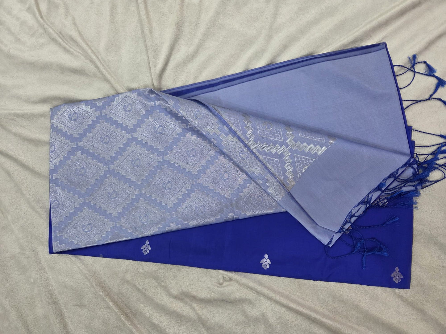 Kanchipuram Soft Silk Saree with Butti and No Border - VSL Collections